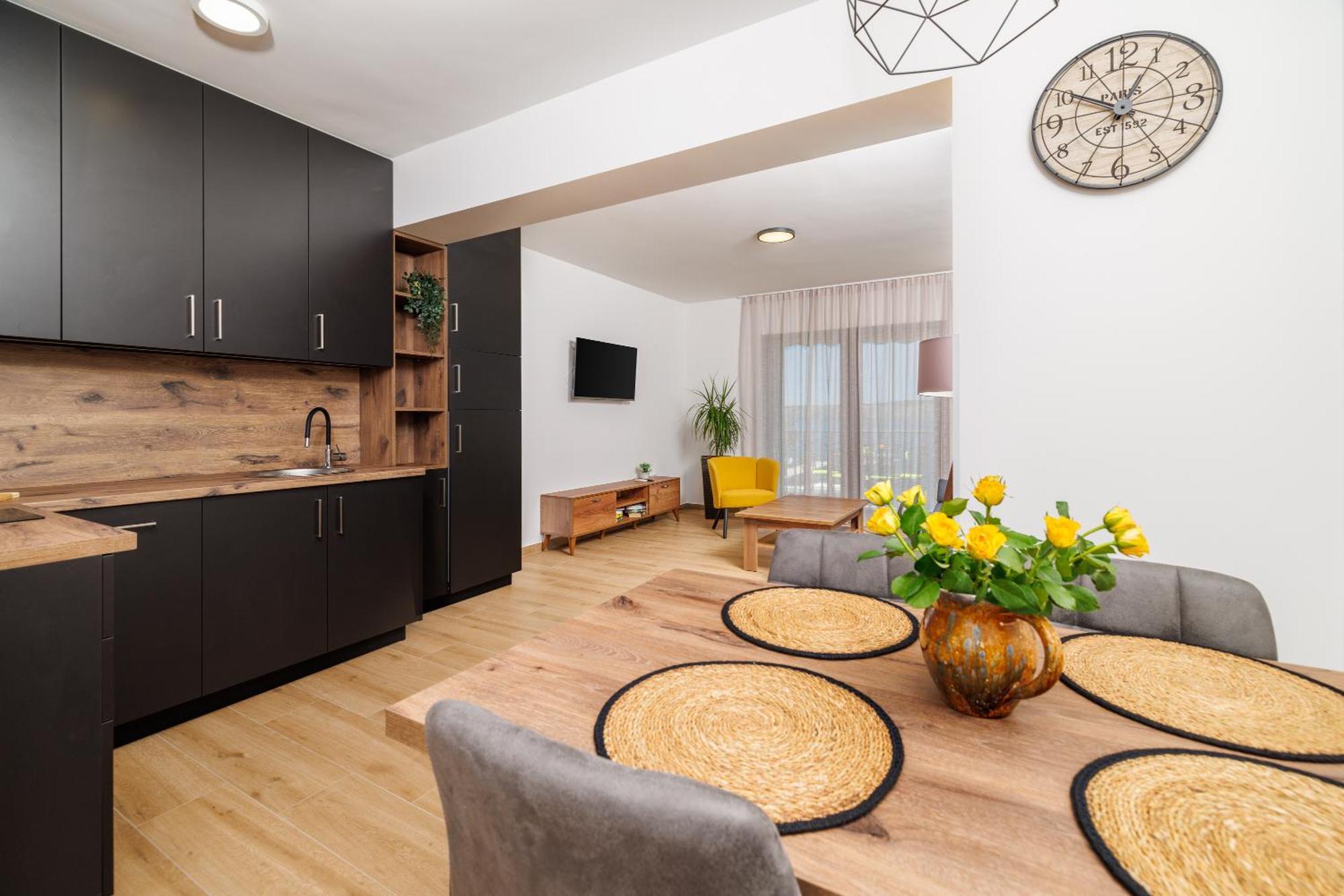 Apartmani Viktorija Jadranovo Εξωτερικό φωτογραφία