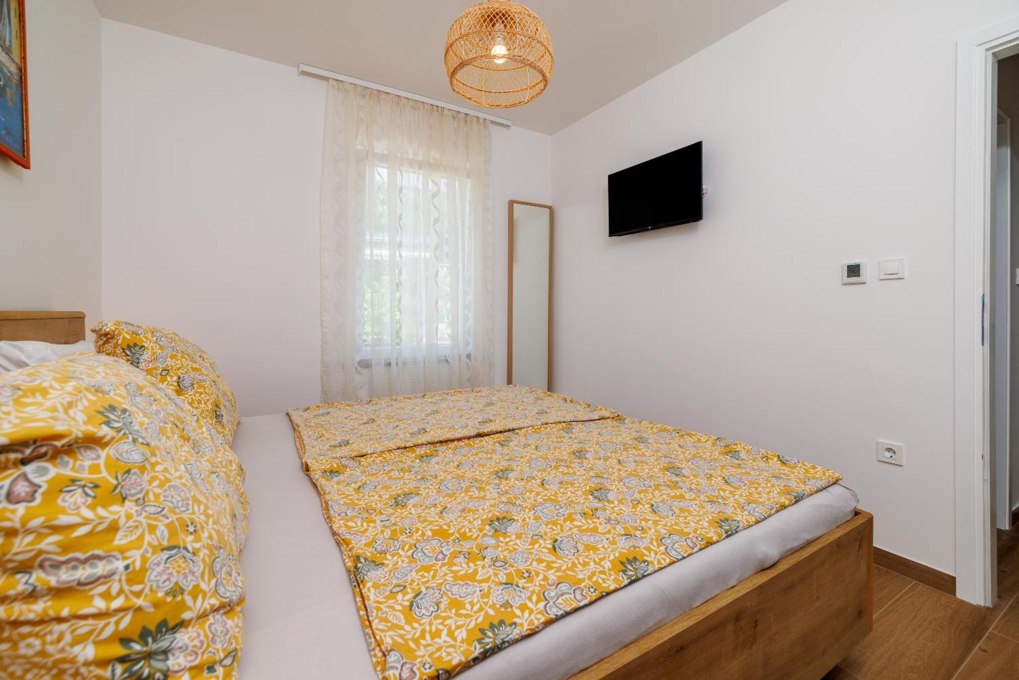 Apartmani Viktorija Jadranovo Εξωτερικό φωτογραφία