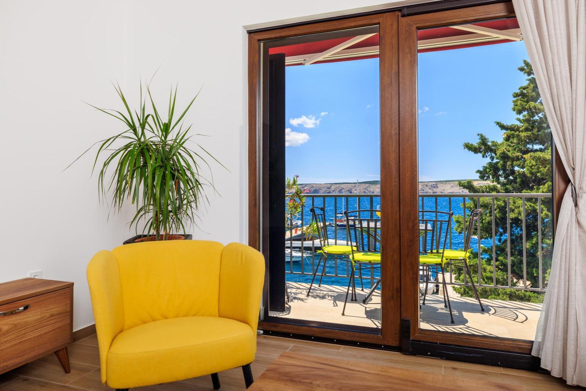 Apartmani Viktorija Jadranovo Εξωτερικό φωτογραφία