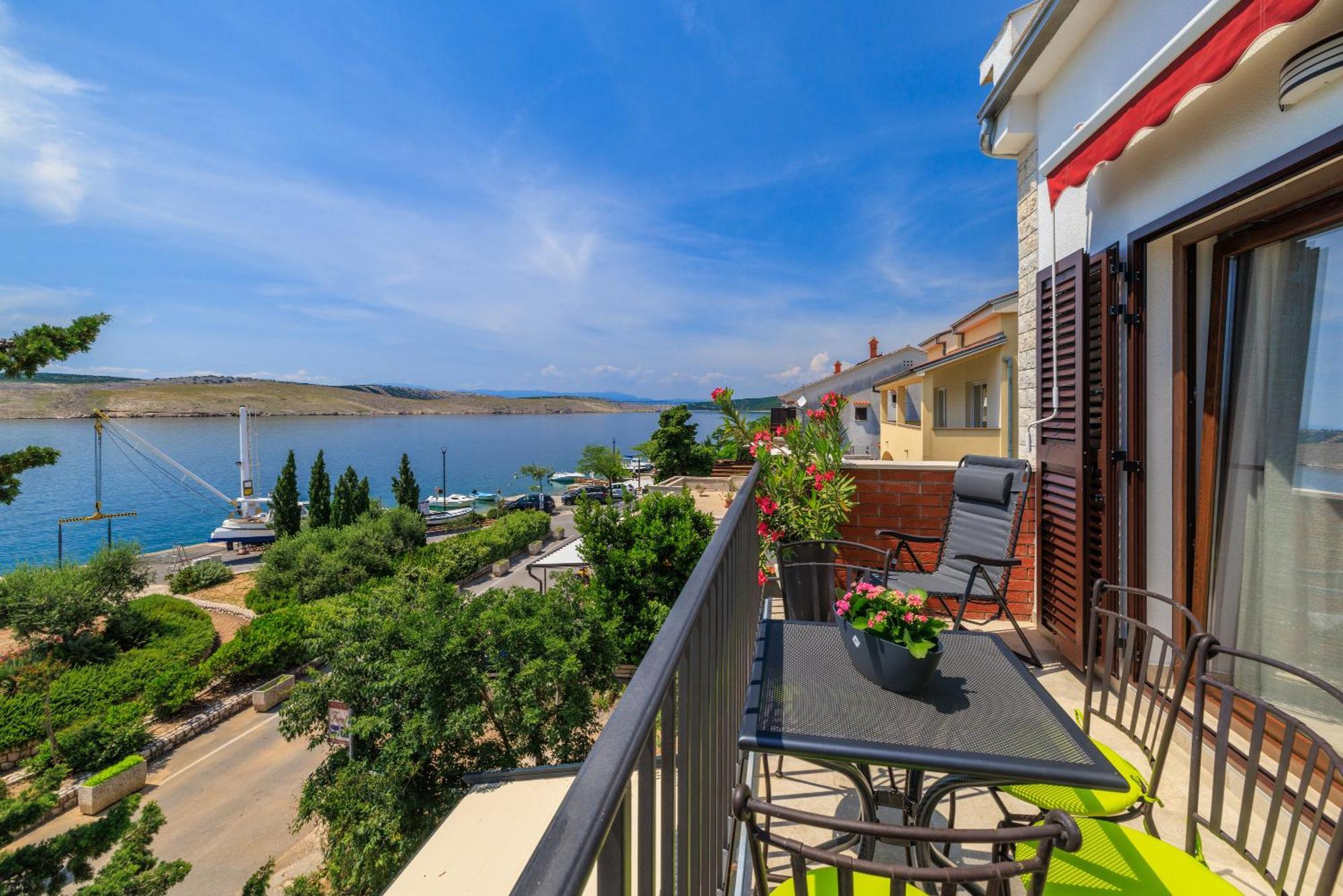 Apartmani Viktorija Jadranovo Εξωτερικό φωτογραφία
