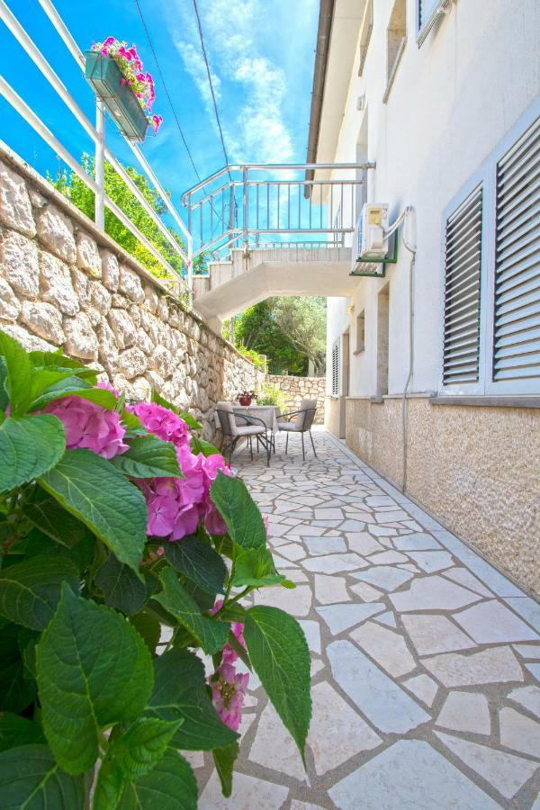 Apartmani Viktorija Jadranovo Εξωτερικό φωτογραφία