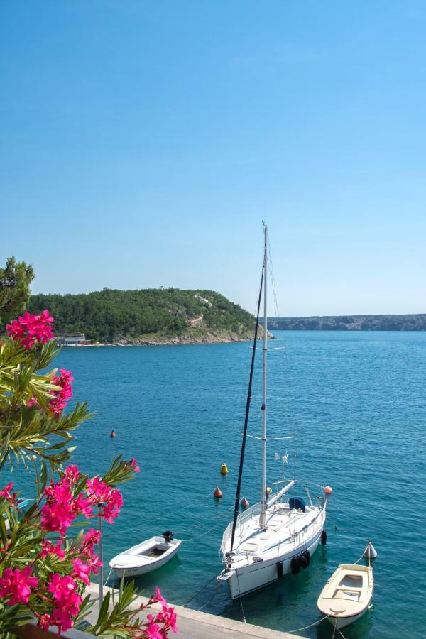 Apartmani Viktorija Jadranovo Εξωτερικό φωτογραφία