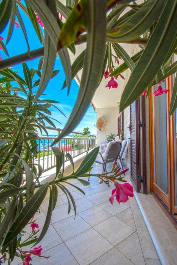Apartmani Viktorija Jadranovo Εξωτερικό φωτογραφία